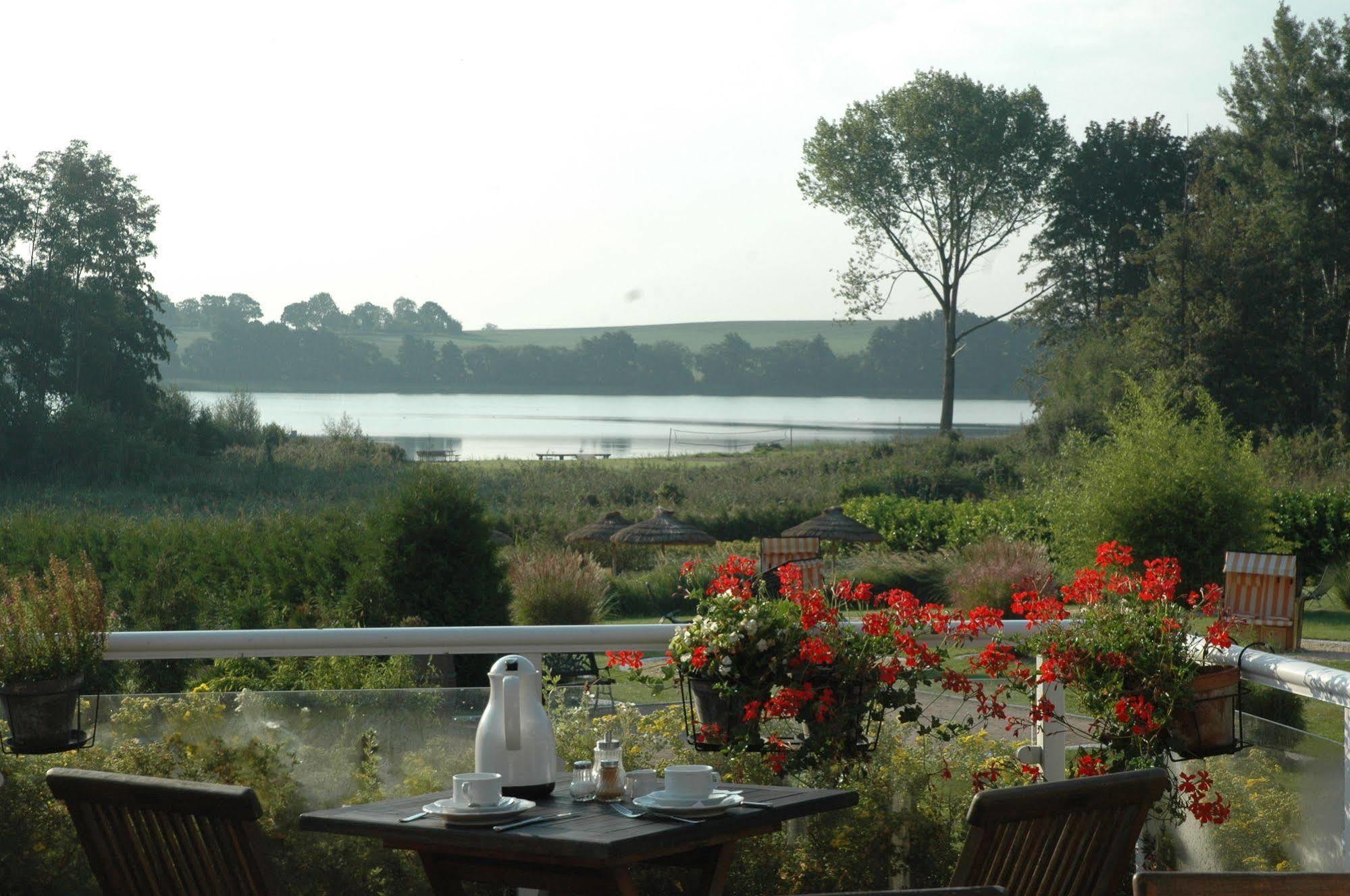 Alago Hotel Am See Cambs Exteriör bild